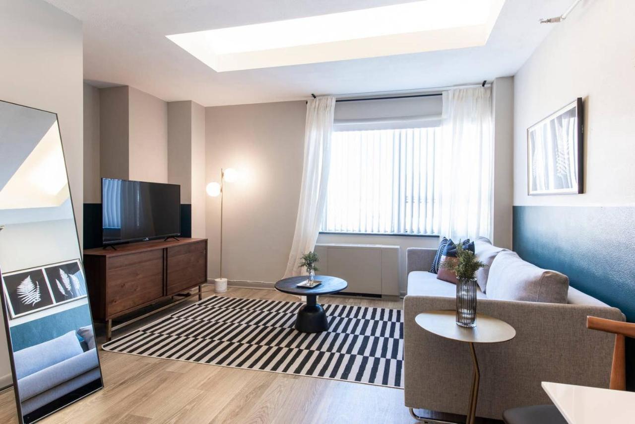 Abode Vue At 3Rd Downtown Loft Style Suite + Sleeper Sofa Louisville Exteriör bild