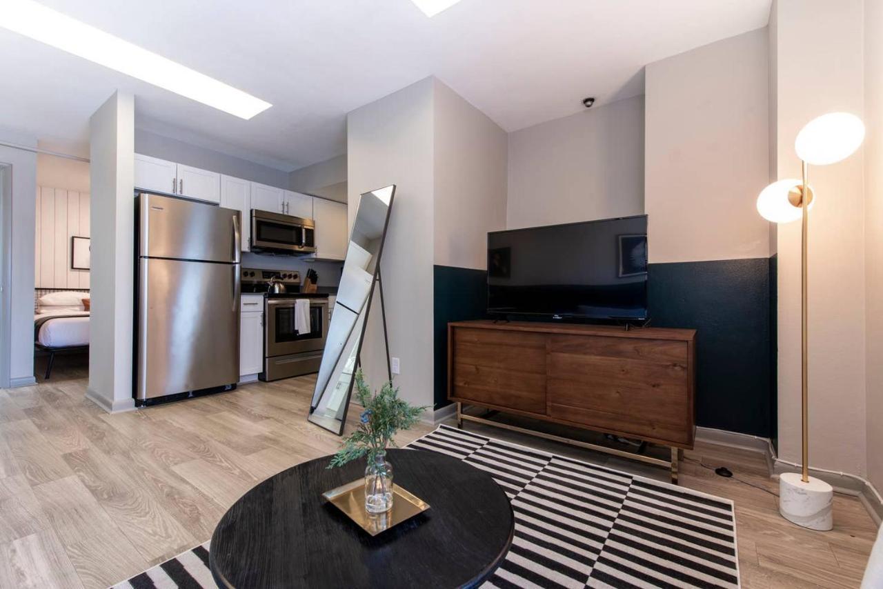 Abode Vue At 3Rd Downtown Loft Style Suite + Sleeper Sofa Louisville Exteriör bild